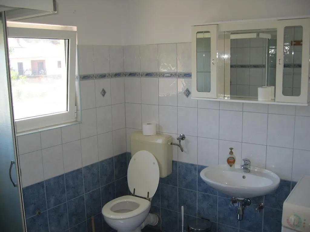 Nevera Apartments Pasman,Banj